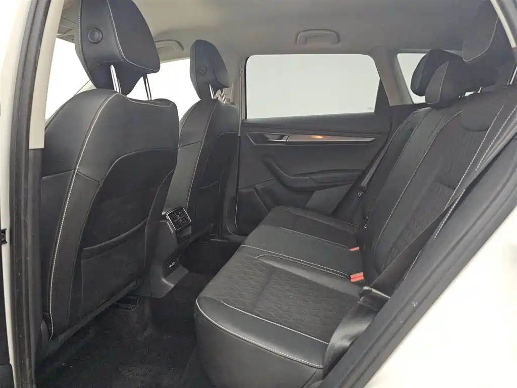 Skoda Karoq 2021 — фото 14