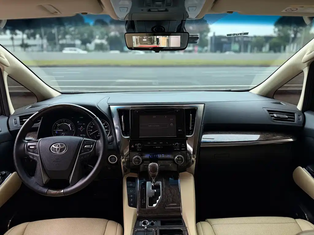 Toyota Vellfire 2020