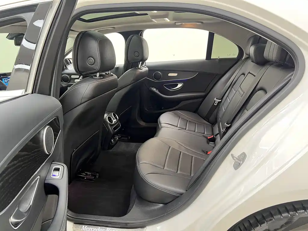 Mercedes-Benz C-Class 2022 — фото 16
