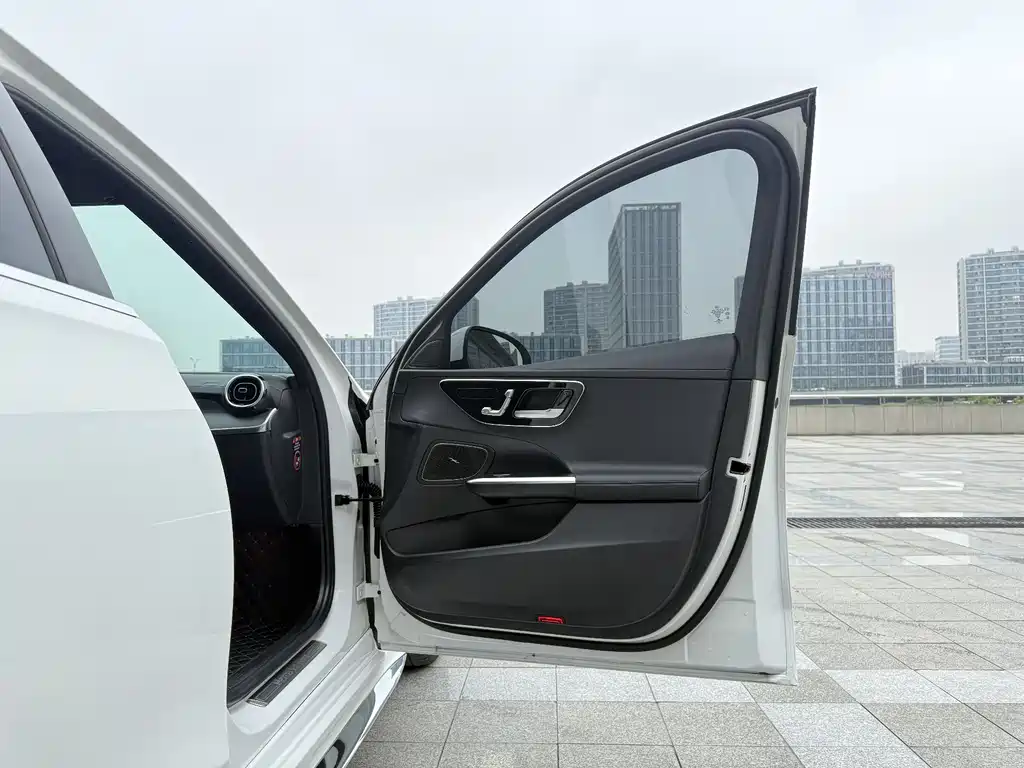 Mercedes-Benz C-Class 2022 — фото 4