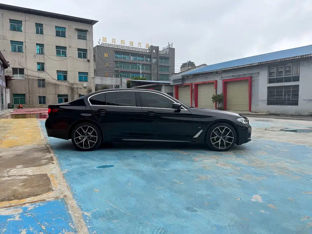 BMW 5 Series 2021