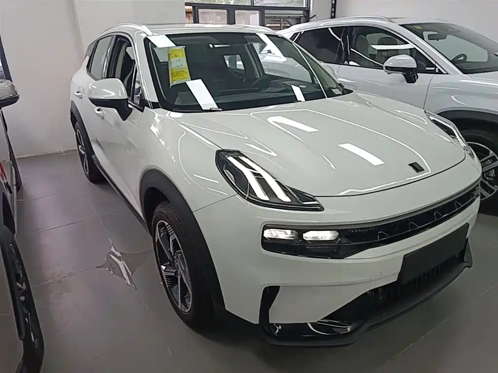 Lynk & Co 06 EM-P 2025 — фото 4
