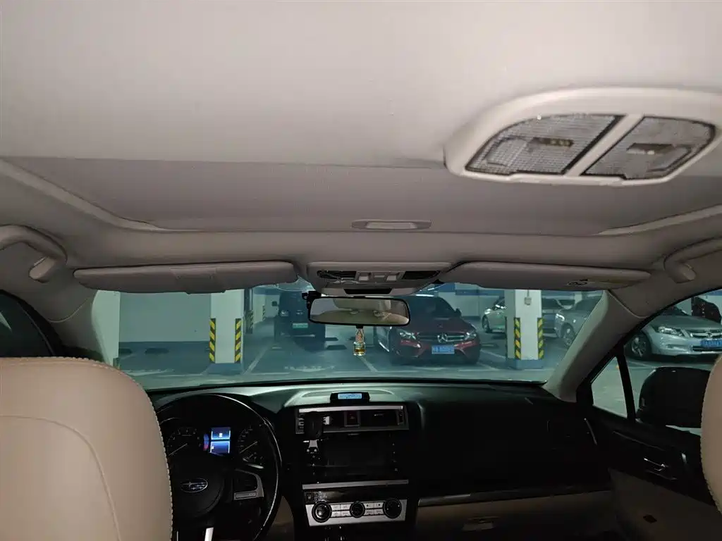Subaru Outback 2015 — фото 9