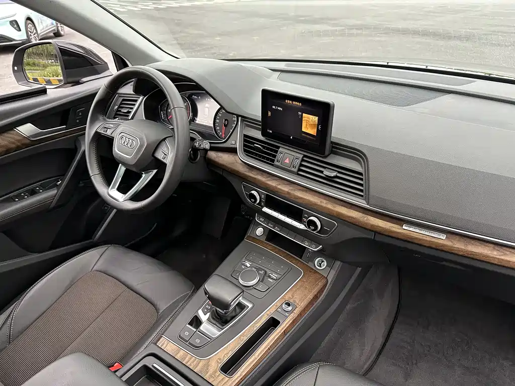 Audi Q5L 2021 — фото 15