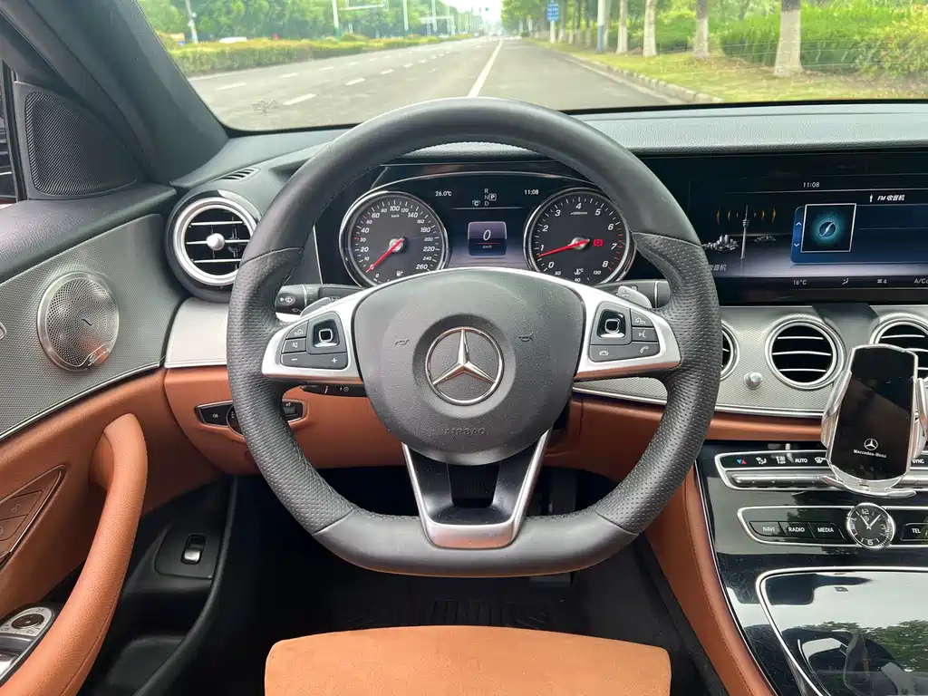 Mercedes-Benz E-Class 2017 — фото 10