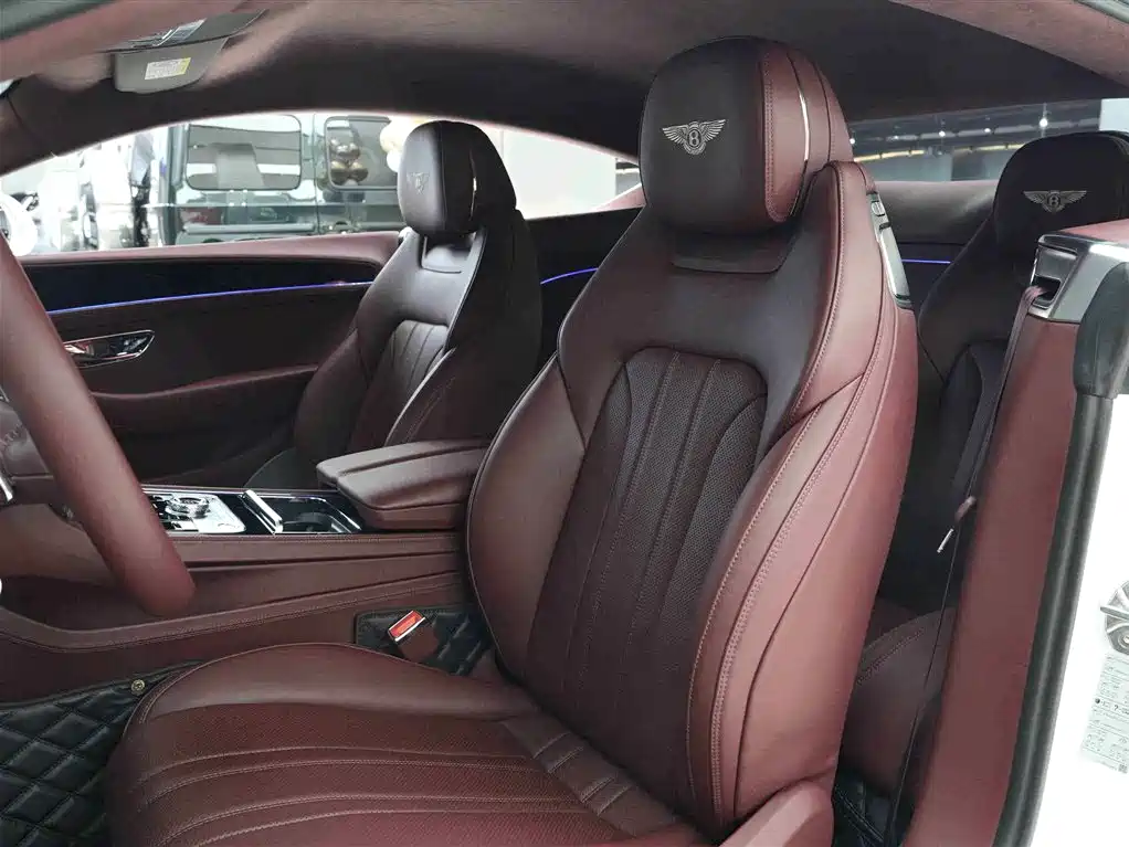 Bentley Continental 2023 — фото 17
