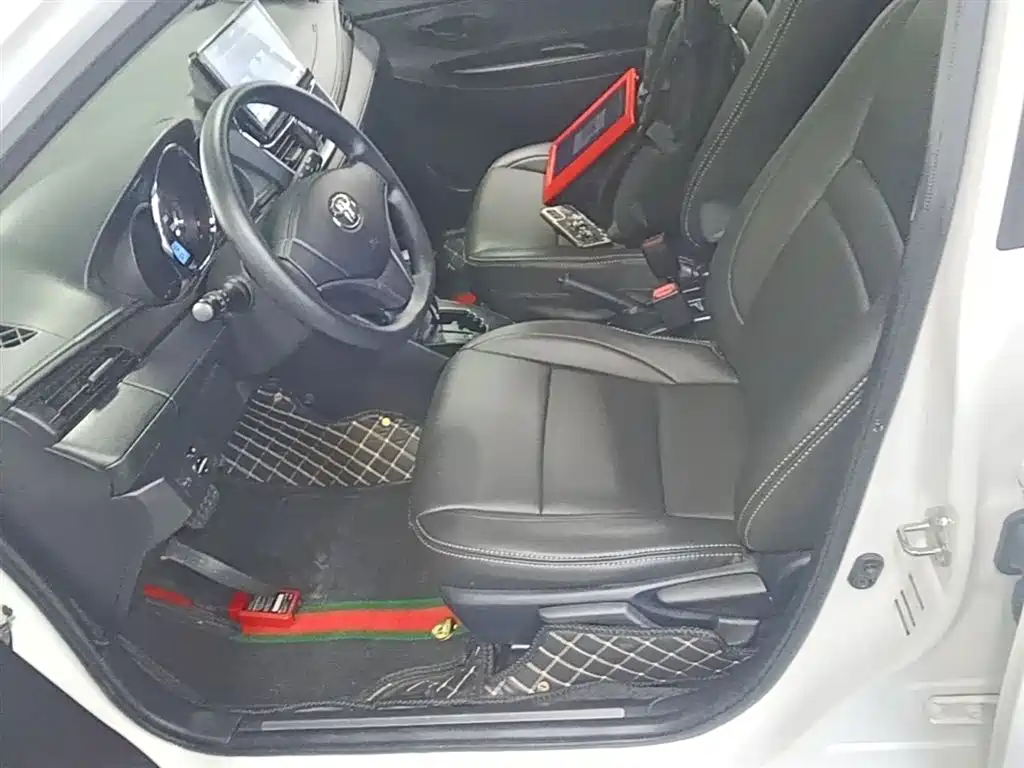 Toyota Yaris L 2020 — фото 15