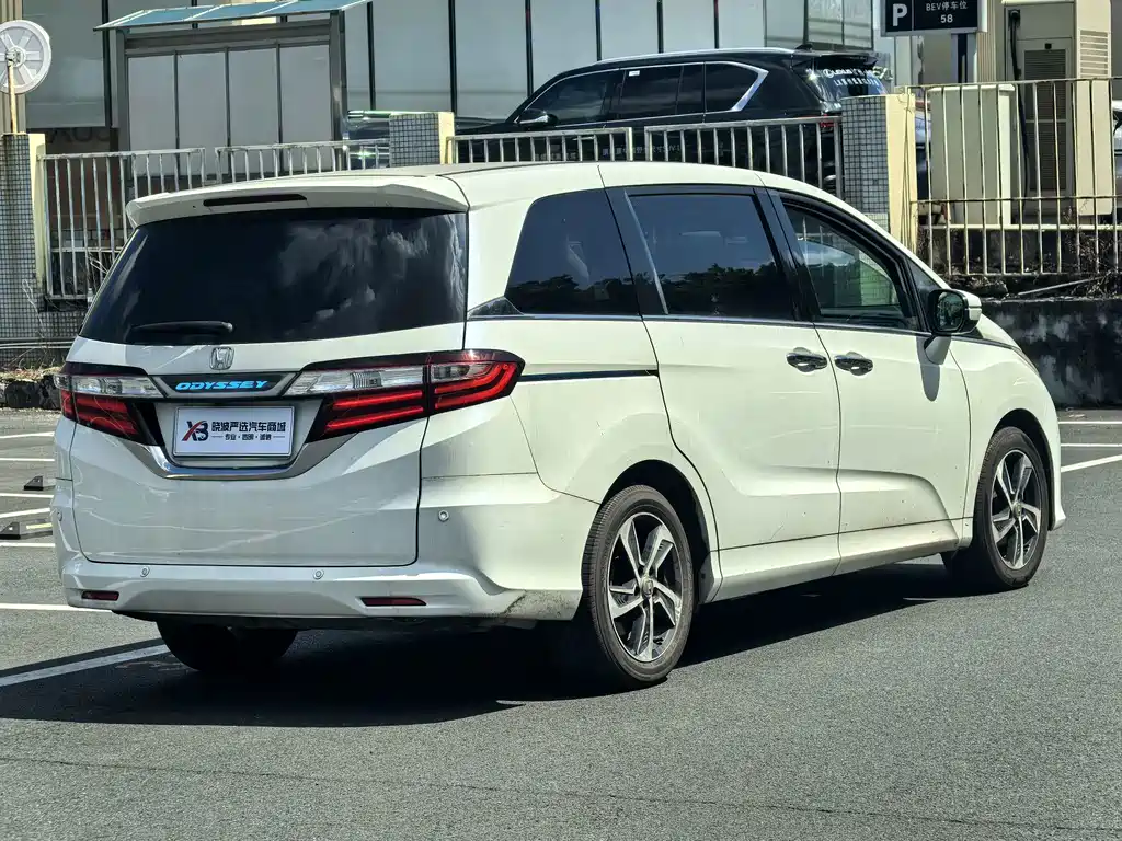 Honda Odyssey 2016 — фото 7