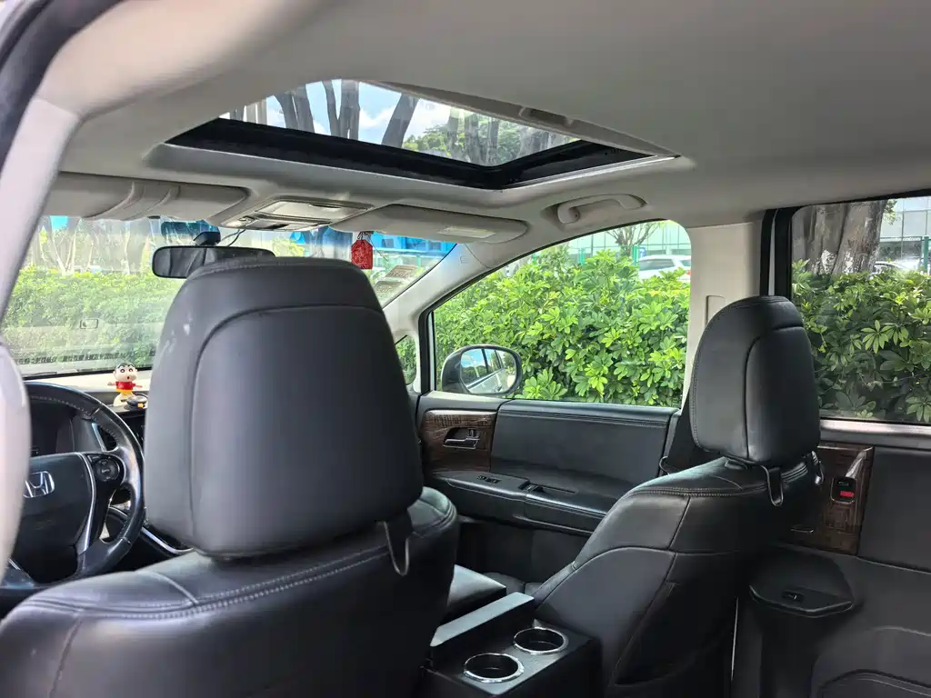 Honda Odyssey 2016 — фото 17