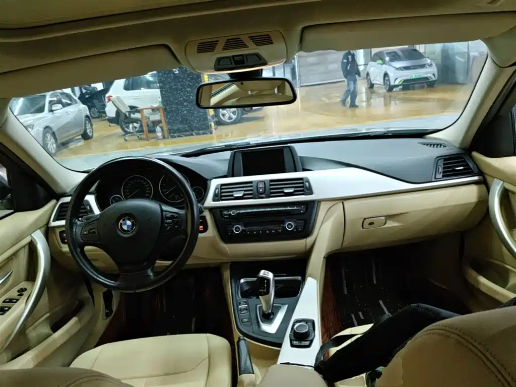 BMW 3 Series 2015 — фото 10