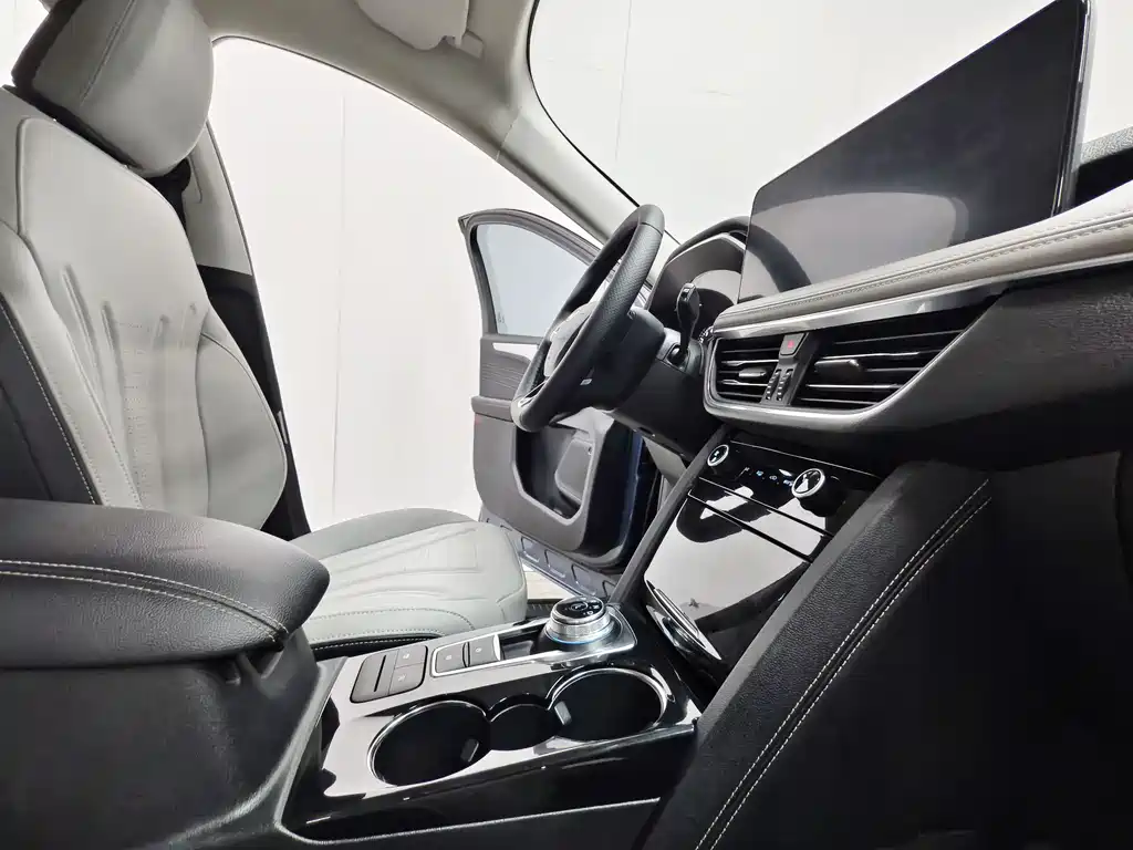 Ford Escape 2025 — фото 15