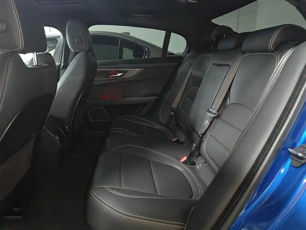Jaguar XEL 2020 — фото 10