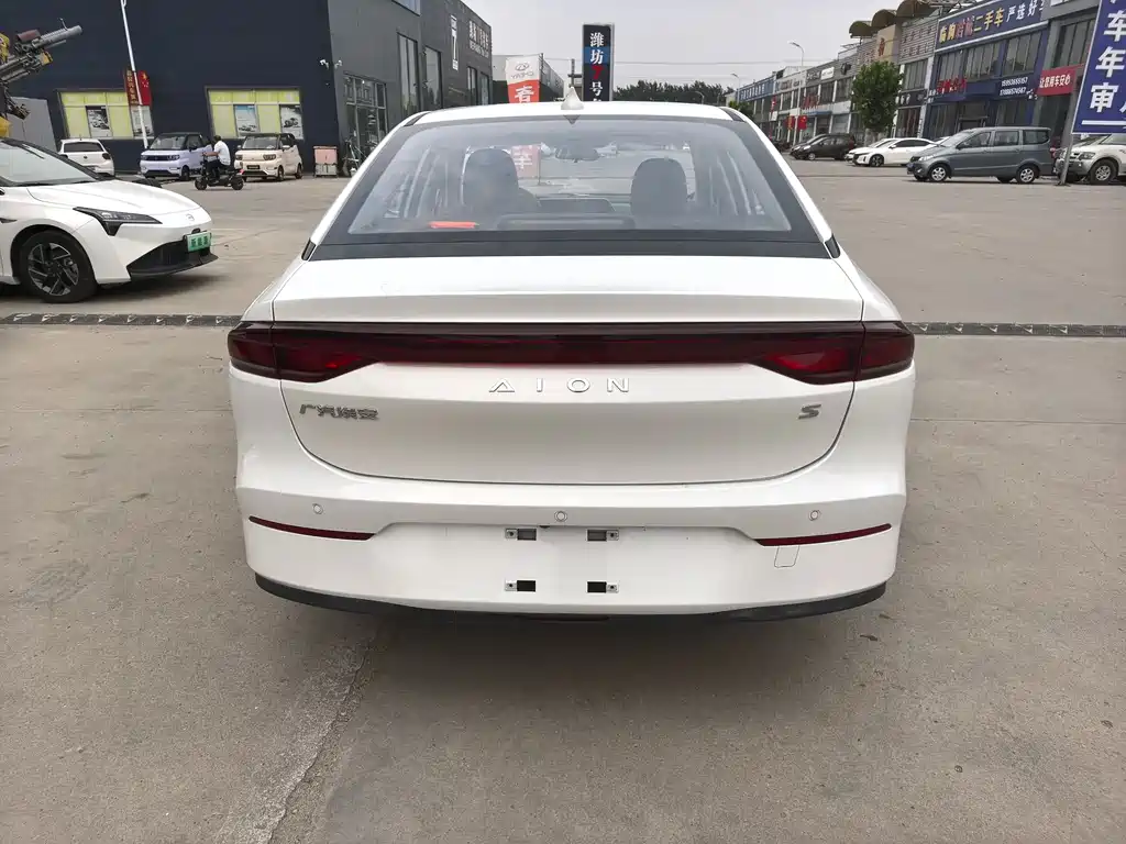 Aion S 2023