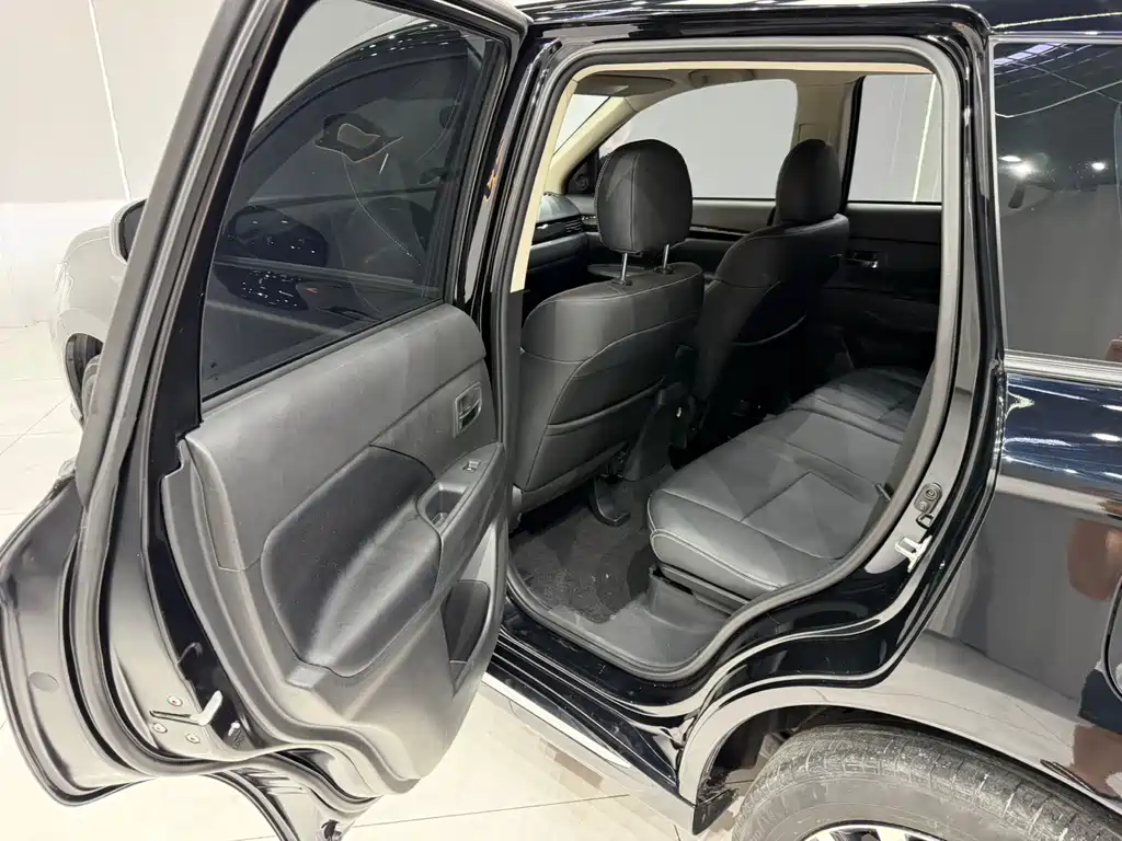 Mitsubishi Outlander 2022 — фото 16