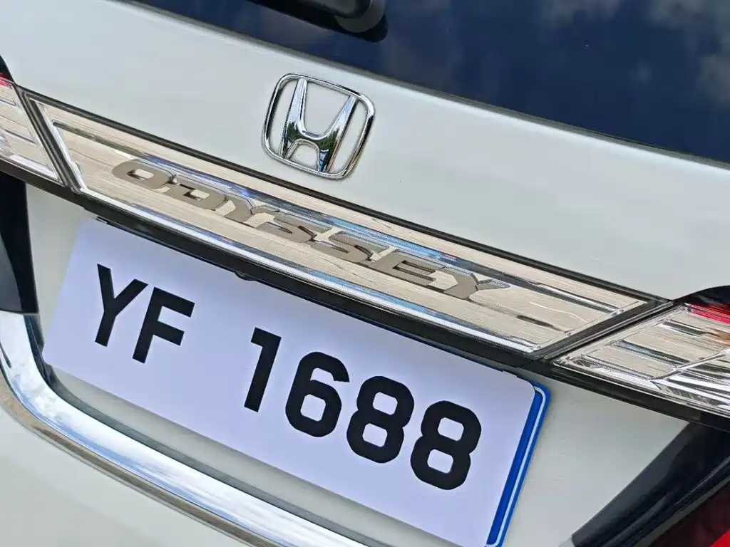 Honda Odyssey 2015 — фото 16