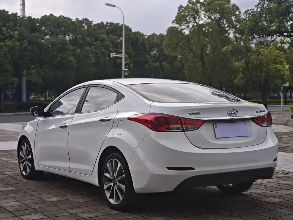 Hyundai Elantra 2016