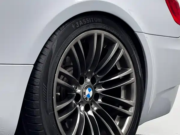 BMW M3 2011