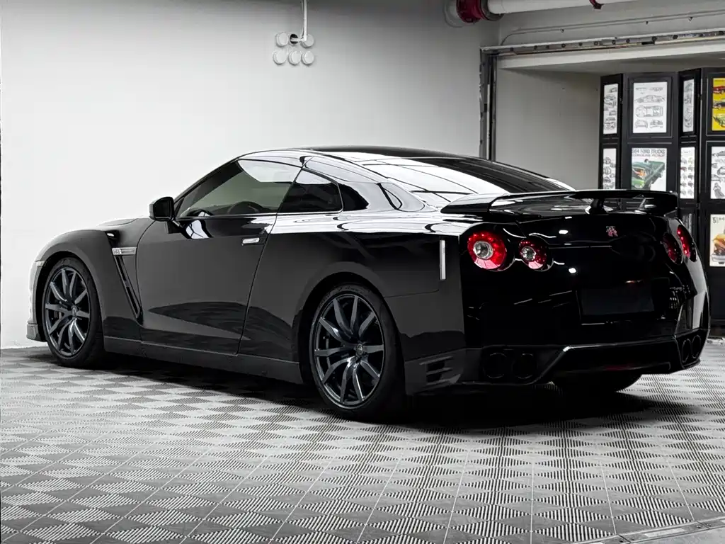 Nissan GT-R 2014