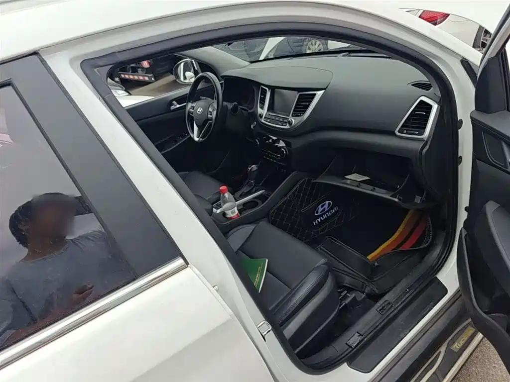 Hyundai Tucson 2017 — фото 11