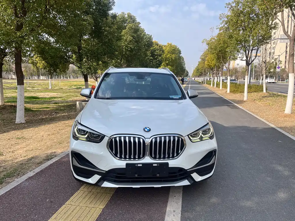 BMW X1 2022 — фото 2