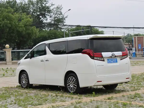 Toyota Alphard 2016