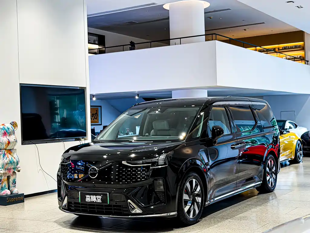 Volvo EM90 2024