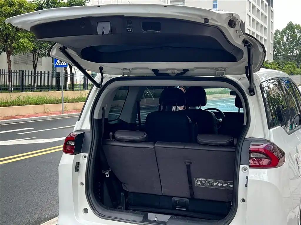 GAC Motor Trumpchi M6 2019 — фото 29