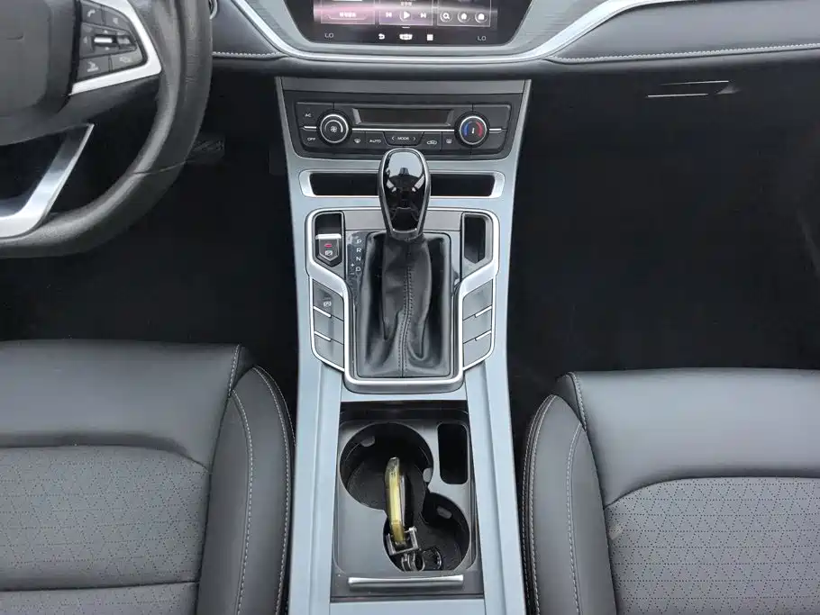 Geely Emgrand 2022 — фото 16