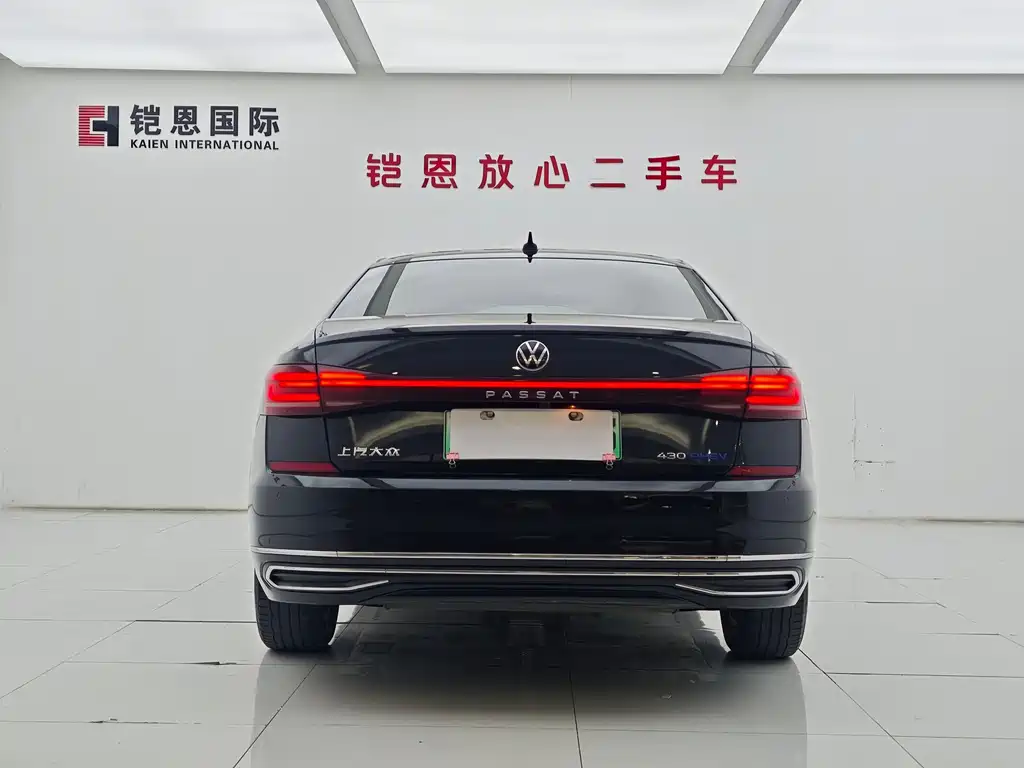 Volkswagen Passat PHEV 2023 — фото 8