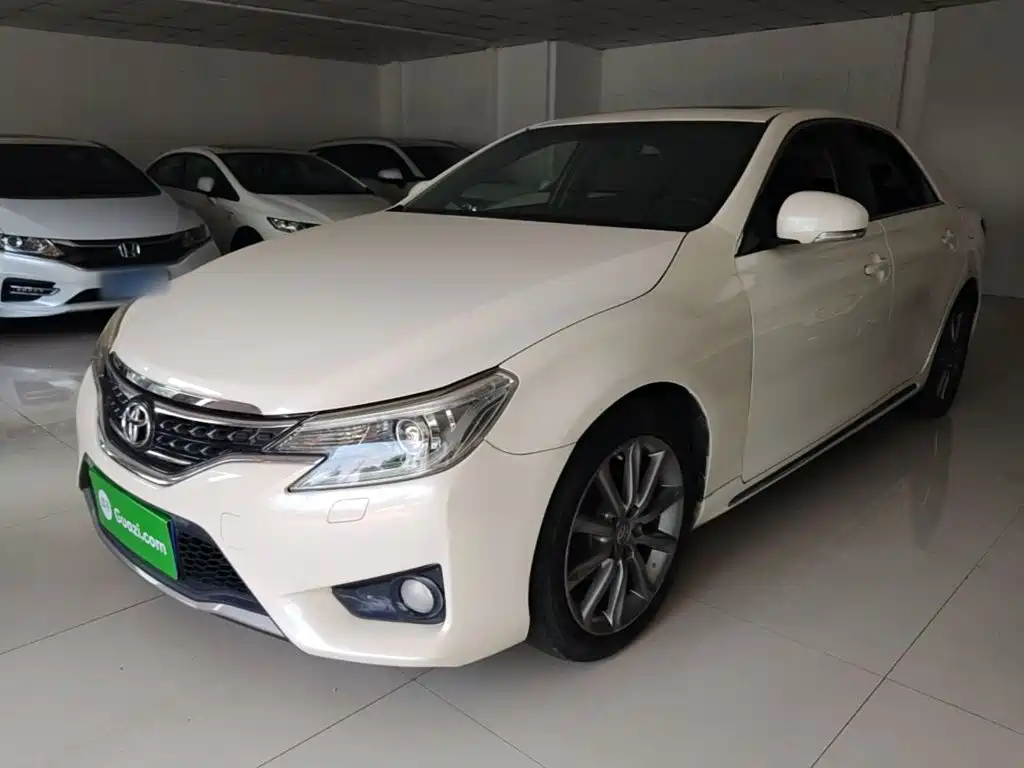 Toyota Reiz 2017 — фото 1