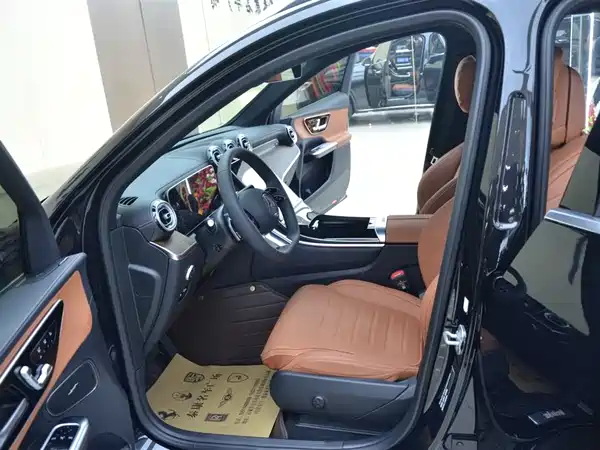 Mercedes-Benz GLC 2025