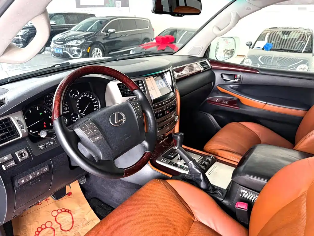 Lexus LX 2014 — фото 7