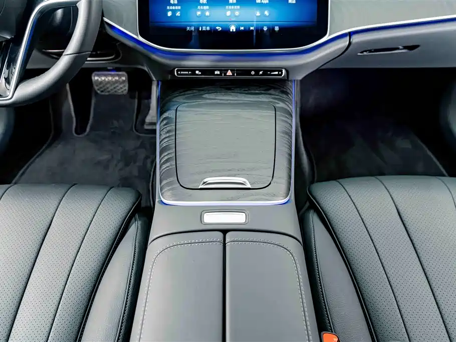 Mercedes-Benz E-Class 2026 — фото 14