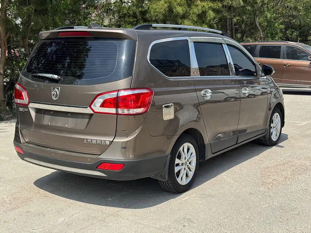 Baojun 730 2015