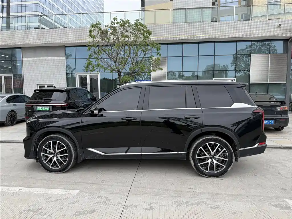 GAC Motor Trumpchi GS8 2023 — фото 9