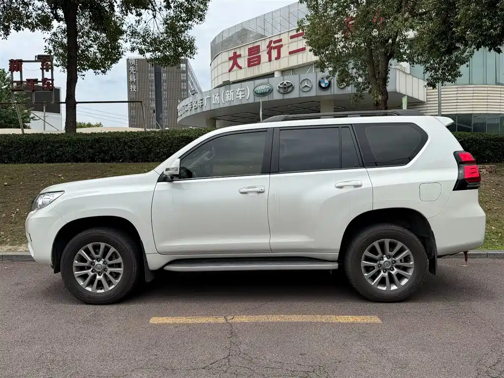 Toyota Prado 2020 — фото 3