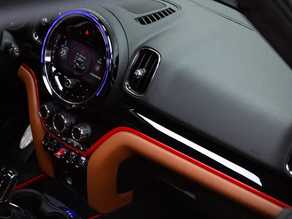 MINI JCW Countryman 2022 — фото 10