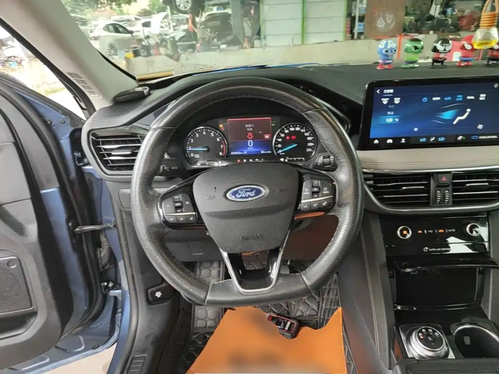 Ford Escape 2021 — фото 11
