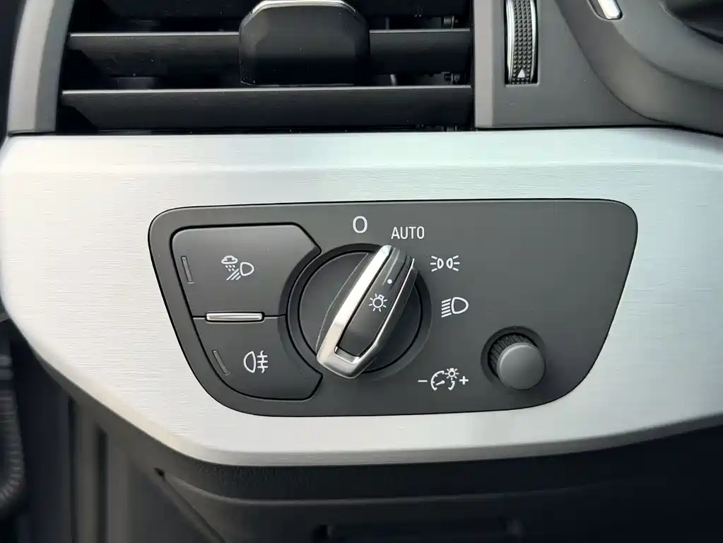 Audi A4L 2020 — фото 20