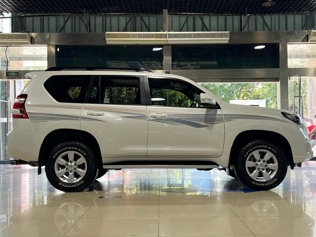 Toyota Prado 2016 — фото 7