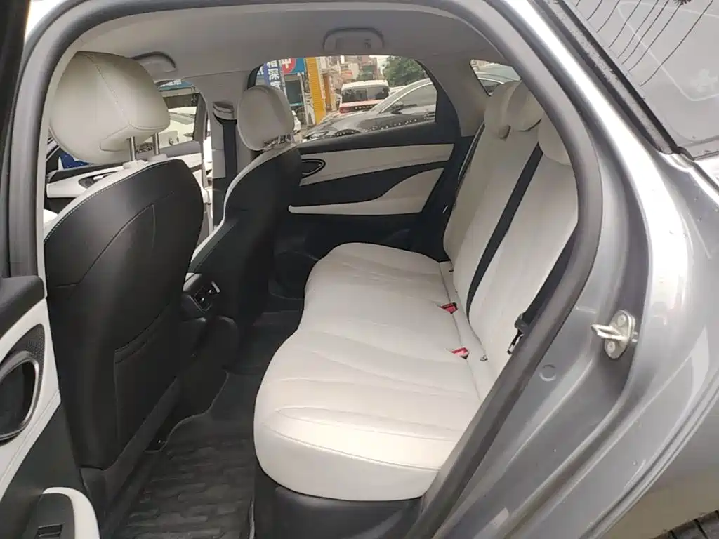 BYD Seal 05 DM-i 2025 — фото 17