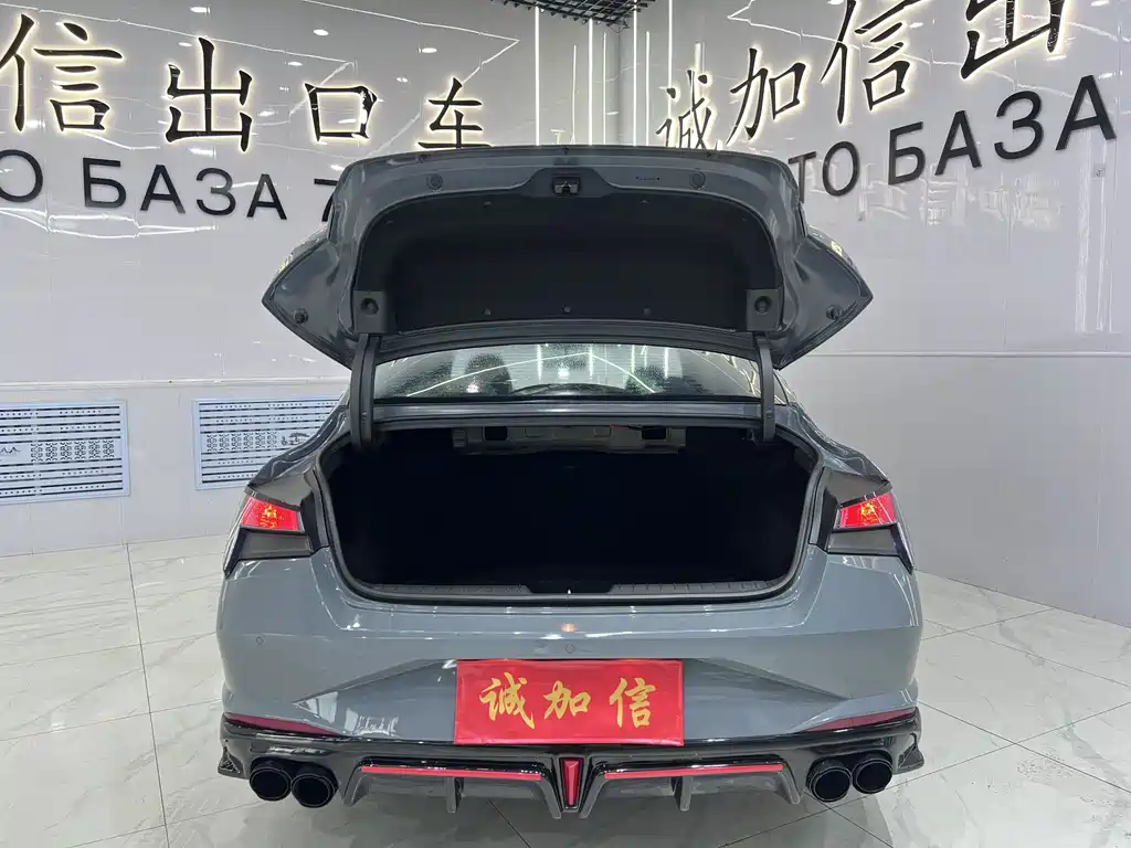 Hyundai Elantra 2023 — фото 15