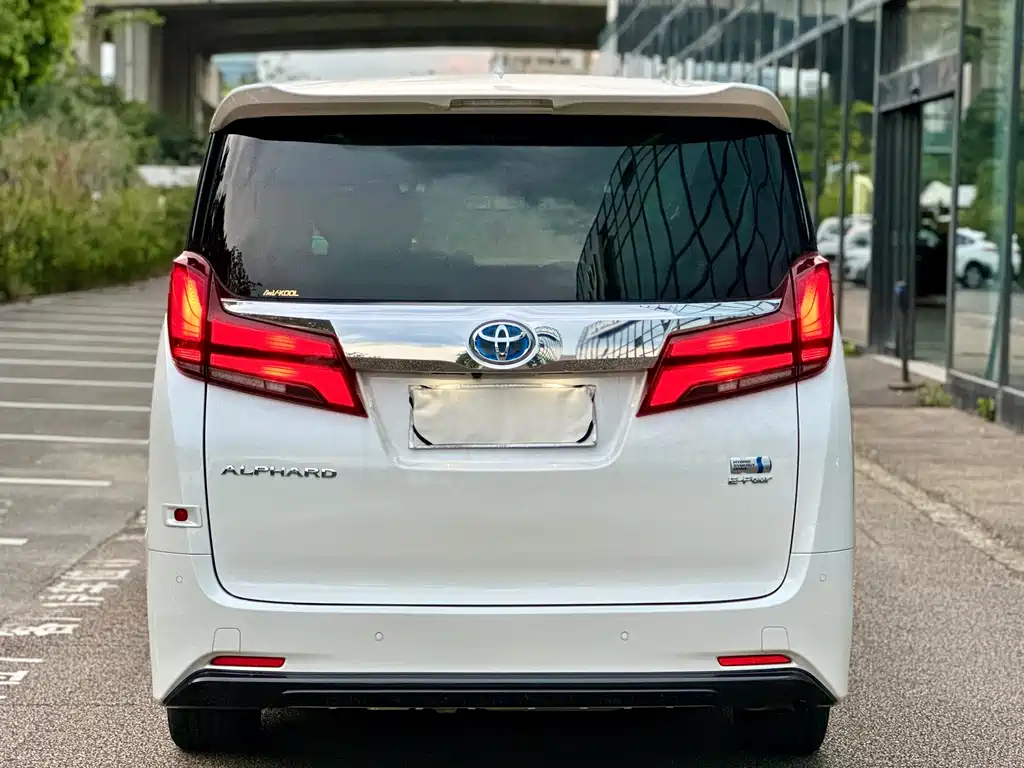 Toyota Alphard 2021 — фото 13