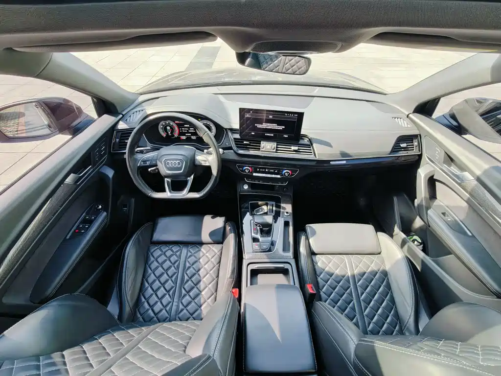 Audi Q5L Sportback 2022 — фото 18