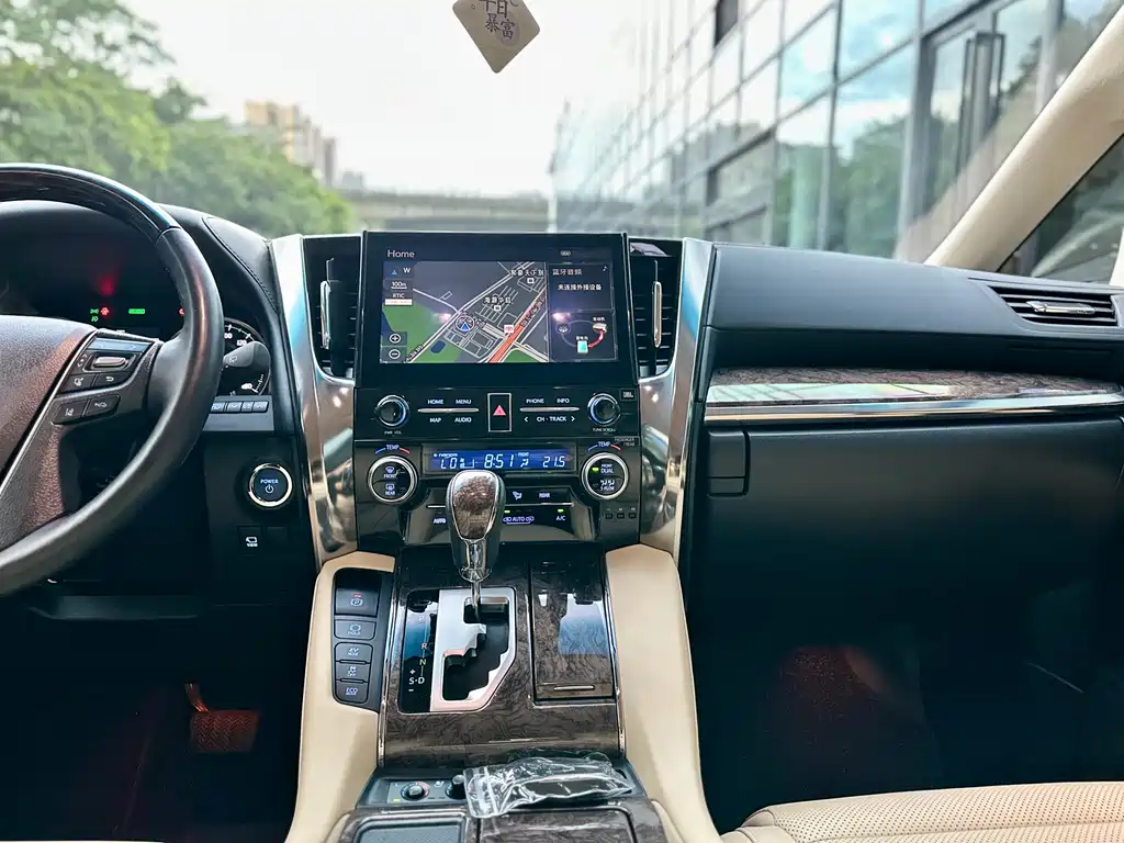 Toyota Alphard 2021 — фото 7