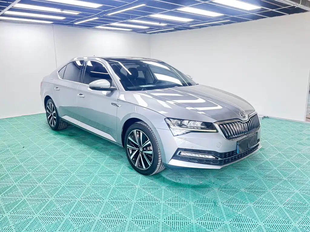 Skoda Superb 2023 — фото 3