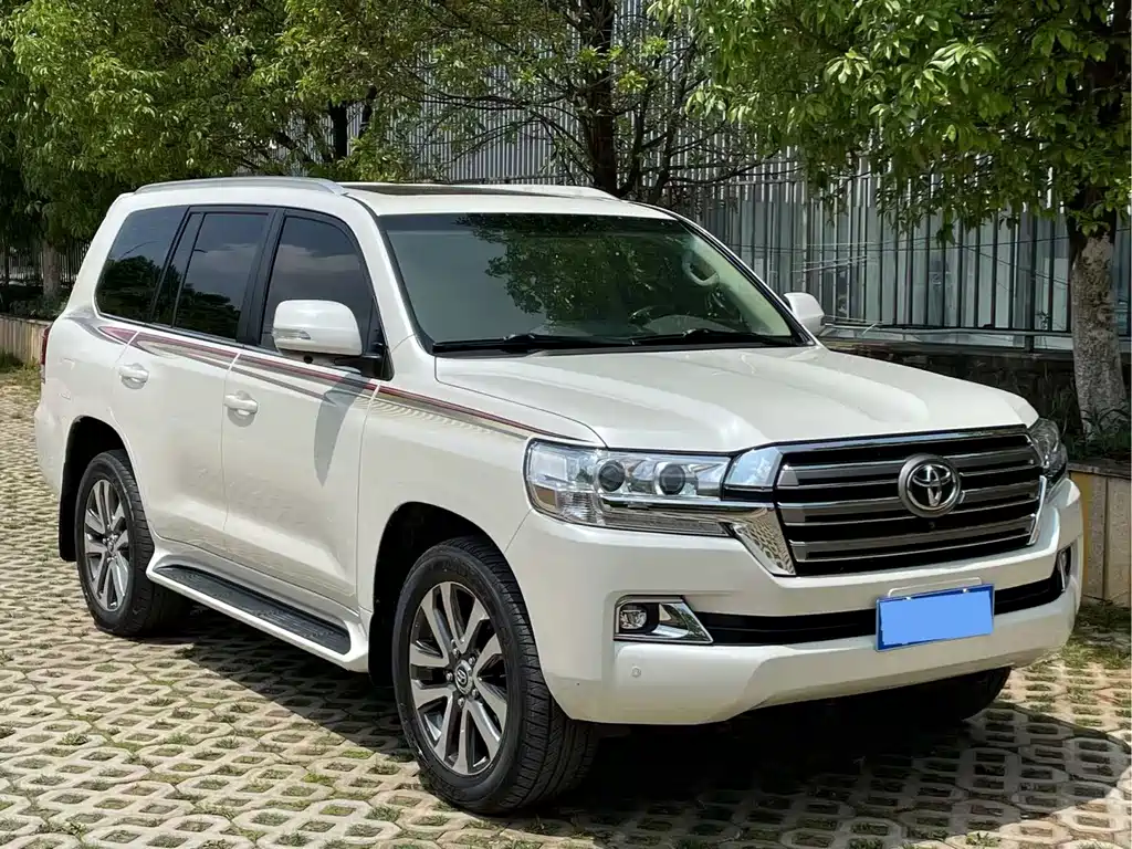 Toyota Land Cruiser 2019 — фото 1