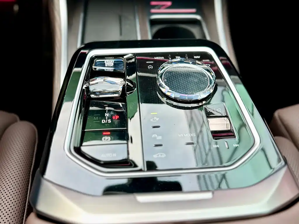 BMW 7 Series 2023 — фото 8