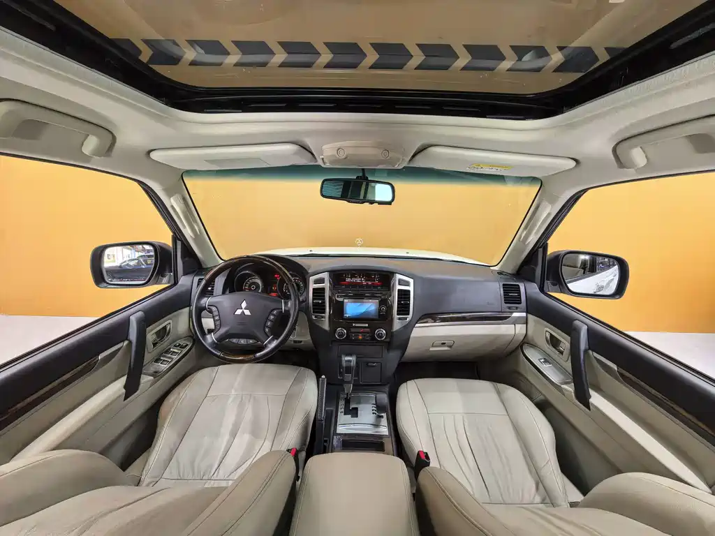 Mitsubishi Pajero 2019 — фото 15