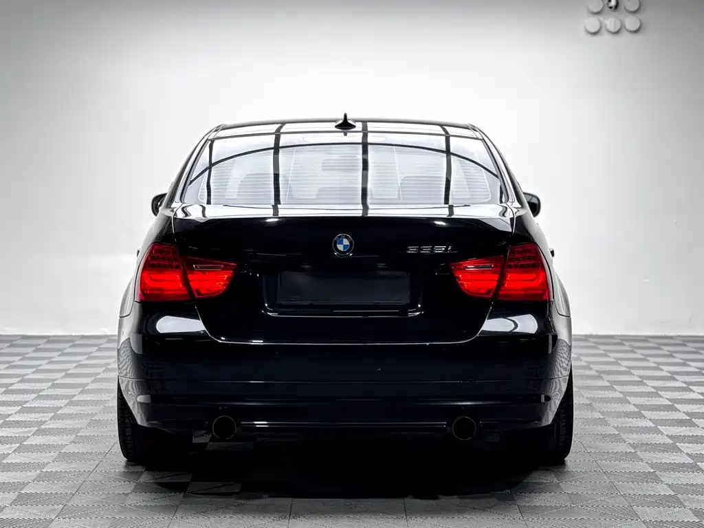BMW 3 Series 2010 — фото 6